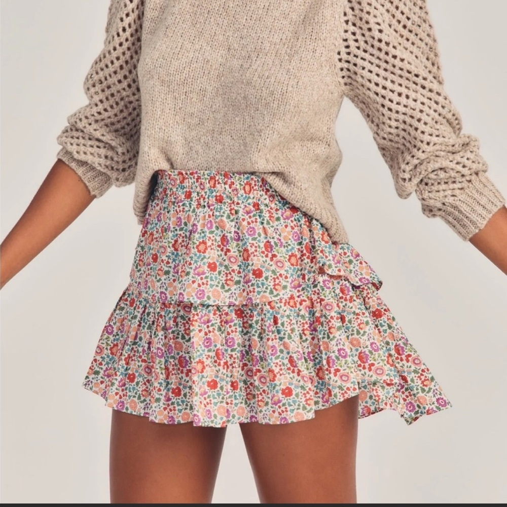 NEVER WORN super cute size P love shack fancy skirt!!